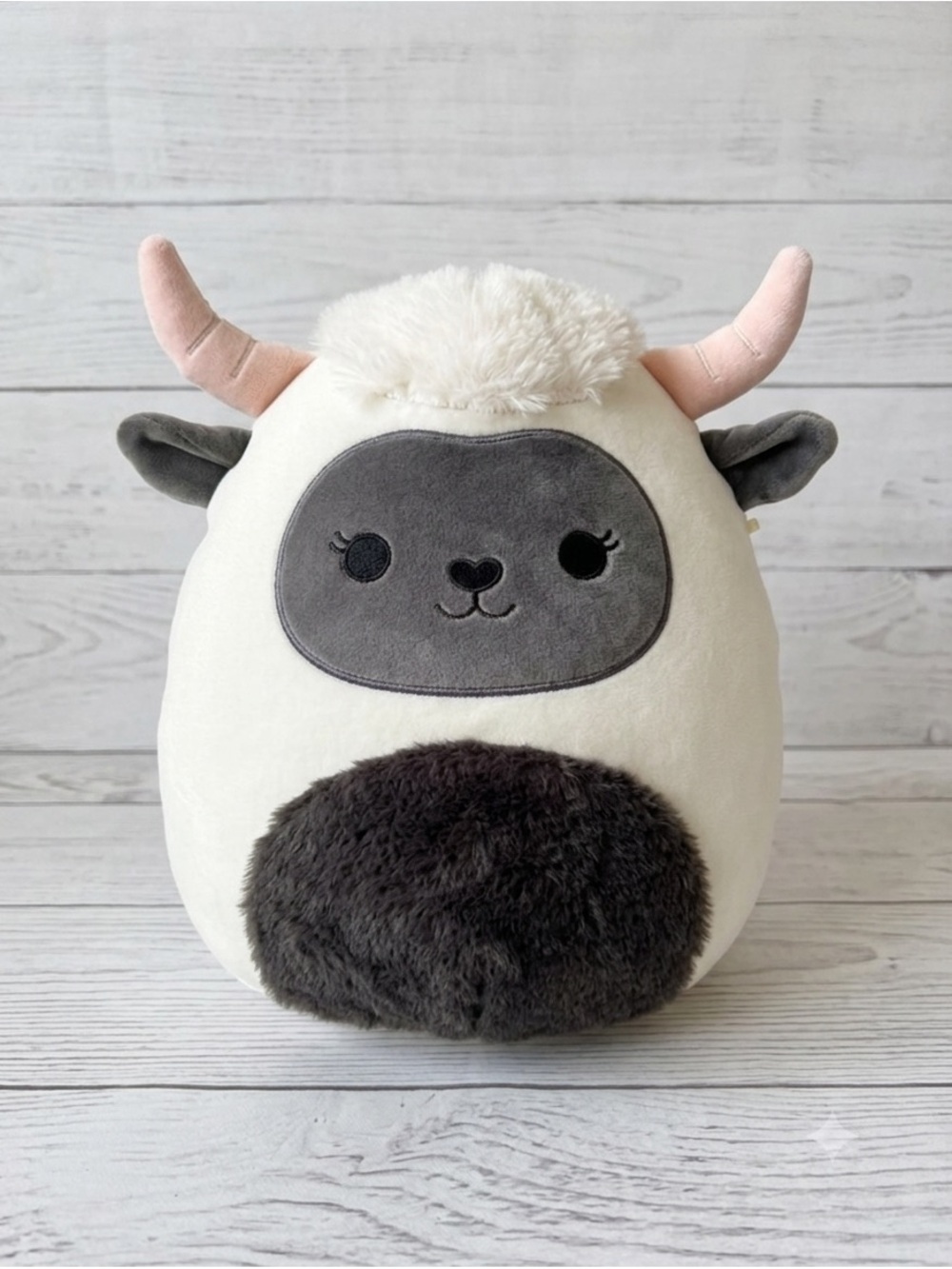 NWT 14" Squishmallows Venus Longhorn Sheep Plush BoxLunch Exclusive Valais Fuzzy